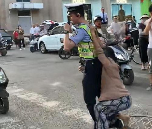 襄阳警察抓捕爆料视频,现场视频曝光 第3张 襄阳警察抓捕爆料视频,现场视频曝光 第3张