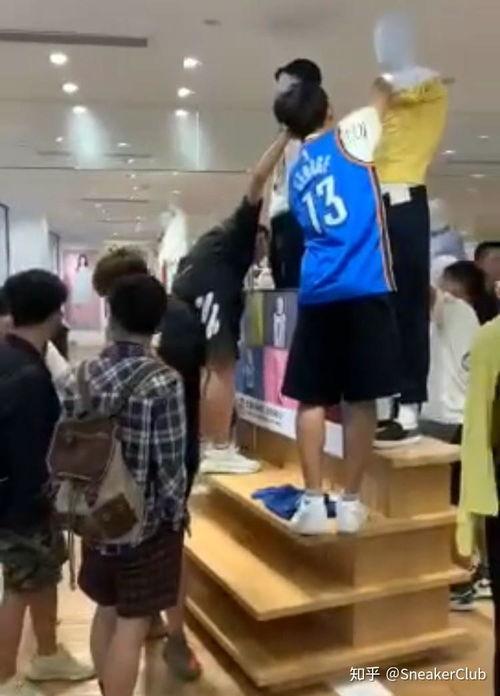 优衣库模特爆料视频大全,揭秘时尚界幕后故事  第2张