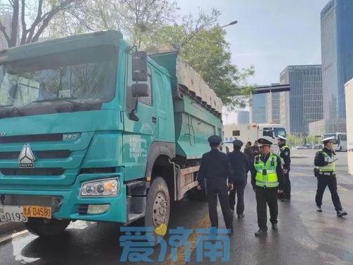 渣土运输车爆料视频,城市建筑垃圾处理背后的真相  第3张