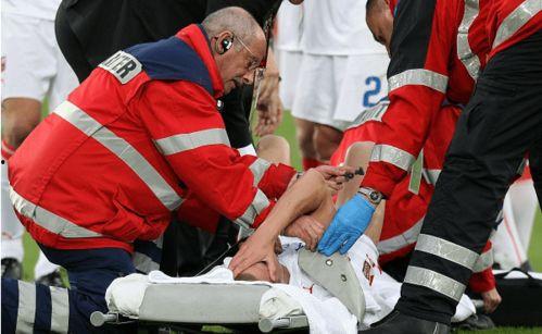 今日足球早场伤停爆料,伤停信息一览，关注球队阵容变动