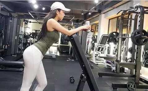 上海健身教练爆料视频网,揭秘健身行业背后真相 第2张 上海健身教练爆料视频网,揭秘健身行业背后真相 第2张